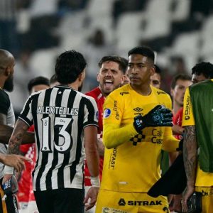 final-con-incidentes:-cienciano-sera-rival-de-torque-tras-eliminar-a-botafogo-con-un-global-de-6-2-en-una-llave-que-termino-con-lio-en-rio-de-janeiro-con-uruguayos-en-cancha