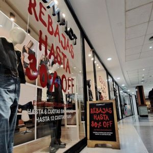 el-consumo-en-shoppings-sufrio-en-junio-su-mayor-caida-mensual-en-casi-un-ano,-mientras-en-super-freno-rebote
