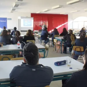 fiscalia-regional-explica-ley-rpa-a-profesionales-de-la-educacion-y-modificaciones-legales-sobre-revisiones-de-mochilas