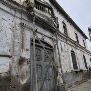 entre-la-precariedad-y-obras-paralizadas,-miles-de-colegios-estan-en-riesgo-ante-el-nino-y-sismos
