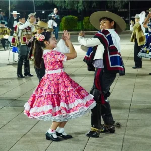 monte-patria-elige-a-sus-representantes-en-muestra-comunal-de-cueca-escolar