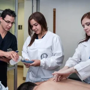 lupa-a-la-belleza-en-medellin:-intensifican-controles-a-establecimientos-de-estetica-para-evitar-procedimientos-ilegales-y-riesgos-a-la-salud
