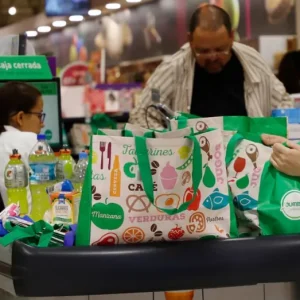 empaquetadores-vuelven-a-supermercados-con-contrato-y-sueldo-fijo