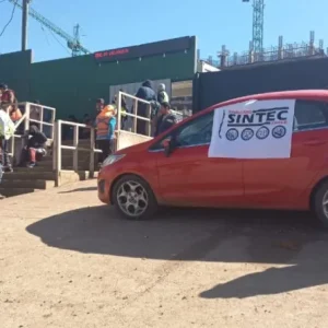 paralizacion-de-trabajadores-amenaza-con-retrasar-obras-de-hospital-de-illapel