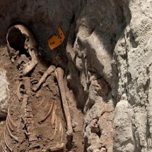 la-sepulture-potentielle-de-dartagnan-a-maastricht,-une-enigme-historique-qui-vire-a-la-guerre-darcheologues