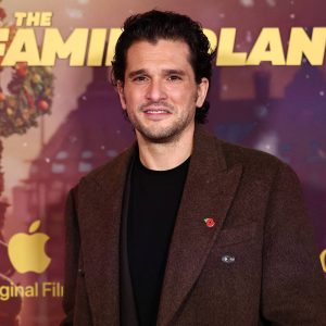 serie-‘harry-potter’-troca-nicholas-hoult-por-kit-harington-apos-criticas