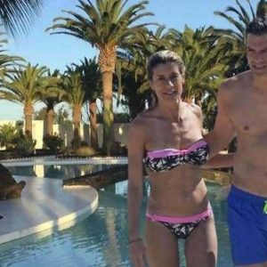 los-27-dias-de-vacaciones-de-pedro-sanchez:-buceo-y-memes-sin-paz-ni-solucion-para-ceuta