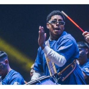 la-nueva-escuela-lleno-de-plena-y-candombe-el-antel-arena-y-mostro-que-vive-uno-de-sus-mejores-momentos:-la-cronica-del-show