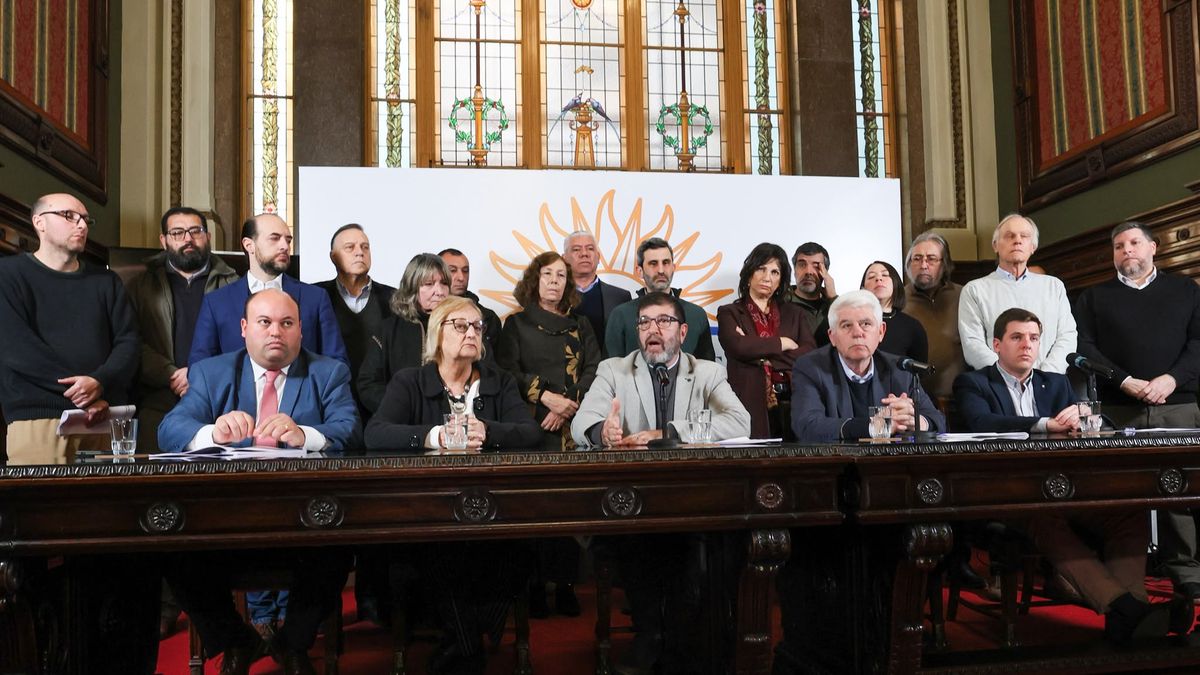 “nos-quisieron-estafar”:-fa-responsabiliza-politicamente-a-lacalle-pou-por-el-caso-cardama-y-pide-investigar-eventuales-delitos-penales