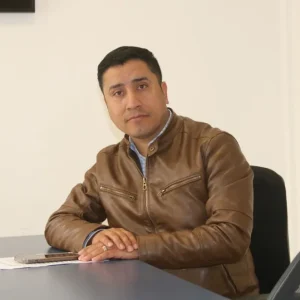 paihuano-esta-mas-vivo-que-nunca,-esta-despierto,-esta-activo
