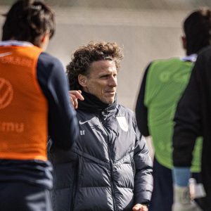 diego-forlan-suma-rodaje:-la-seleccion-uruguaya-ya-tiene-un-tercer-rival-en-la-fecha-fifa-de-setiembre-octubre-tras-visitar-japon-y-corea-del-sur
