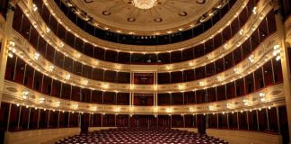 El Teatro Solís cumple 170 años: siete historias de primeros encuentros e imágenes imborrables de parte de quienes lo viven (o vivieron) día a día el-teatro-solis-cumple-170-anos:-siete-historias-de-primeros-encuentros-e-imagenes-imborrables-de-parte-de-quienes-lo-viven-(o-vivieron)-dia-a-dia