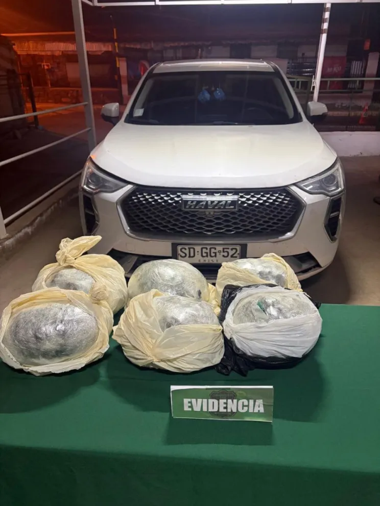 es-ropa-de-trabajo:-detienen-a-hombre-que-transportaba-mas-de-6-kilos-de-marihuana-en-rio-hurtado
