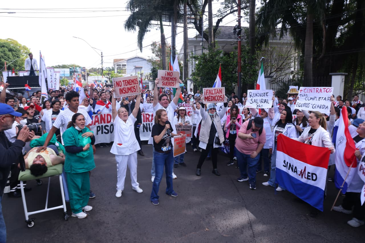 ministerio-de-trabajo-vicheara-hospitales-ante-huelga-indefinida