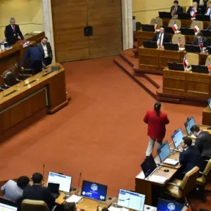 exigen-10-dias-de-trabajo-mensual-en-distritos-a-los-parlamentarios