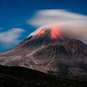 cientificos-ingleses-estudian-un-volcan-activo-del-caribe-y-detectan-una-posible-reserva-rica-en-metales-a-2-km-de-profundidad