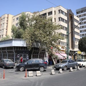 iran-afronta-la-presion-economica-de-estados-unidos-con-largas-filas-en-gasolineras-y-temor-a-mas-protestas