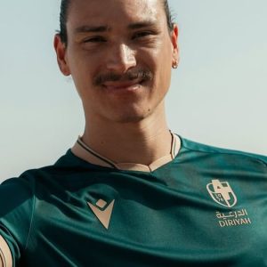 darwin-nunez-quedo-habilitado-administrativamente-y-apronta-su-debut-en-al-diriyah-para-este-miercoles;-mira-los-detalles