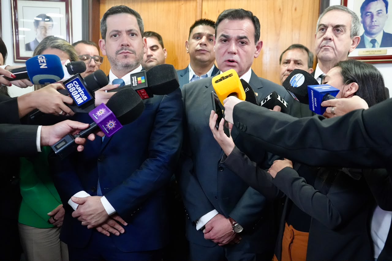 latorre-y-cancilleria-ombaapo-para-recuperar-el-canon-cristiano