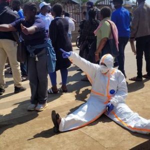 en-rdc,-la-colere-des-soignants,-en-premiere-ligne-face-a-ebola,-mais-rarement-payes