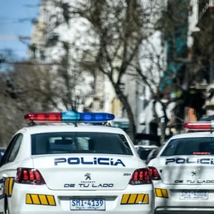 la-policia-investiga-dos-homicidios-ocurridos-esta-manana-en-montevideo:-una-de-las-victimas-tenia-15-anos