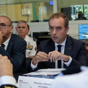 mayotte:-sebastien-lecornu-veut-conditionner-laide-au-developpement-pour-les-comores-a-une-meilleure-collaboration-dans-la-lutte-contre-limmigration-clandestine