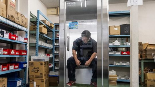 te-mostramos-como-funciona-el-refrigerador-para-humanos-que-acaba-de-fabricar-japon