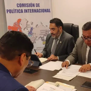 canciller-da-informe-sobre-carga-de-madera-con-droga