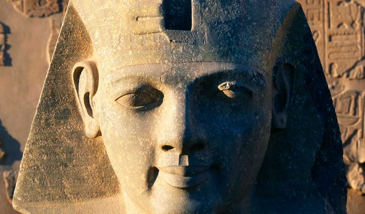 la-pieza-que-faltaba-desde-hace-96-anos-finalmente-aparecio:-arqueologos-completan-el-misterio-de-una-estatua-legendaria