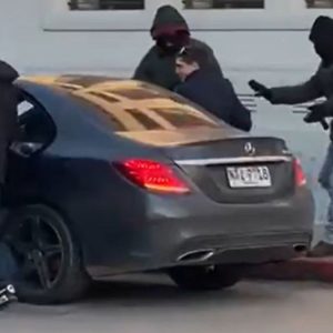 robo-al-brou-en-pando:-la-policia-detuvo-a-una-persona,-hay-dos-requeridos-y-encontro-la-camioneta-que-robaron-y-usaron-para-fugar-los-delincuentes