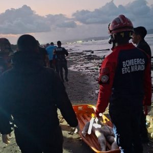 autoridades-solo-han-podido-rescatar-3-cuerpos-de-6-personas-arrastradas-por-lluvias