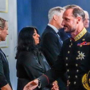 haakonviii-devient-le-nouveau-roi-de-norvege-apres-la-mort-de-son-pere,-haraldv