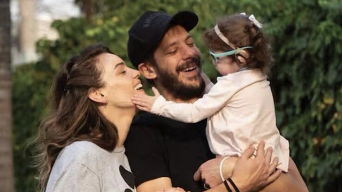 el-pedido-de-oracion-de-macarena-paz-por-la-salud-de-su-hija-abril:-una-esperanza-se-asoma