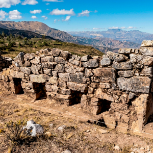 arqueologos-peruanos-hallan-en-cajamarca-un-posible-complejo-de-colcas-incas-con-ductos-de-ventilacion-a-3.400-metros-de-altura