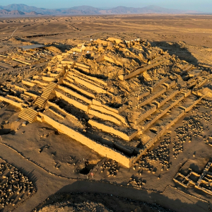 china-elige-caral-para-su-primera-mision-arqueologica-en-sudamerica:-estudiaran-la-civilizacion-mas-antigua-de-america-junto-a-cientificos-peruanos