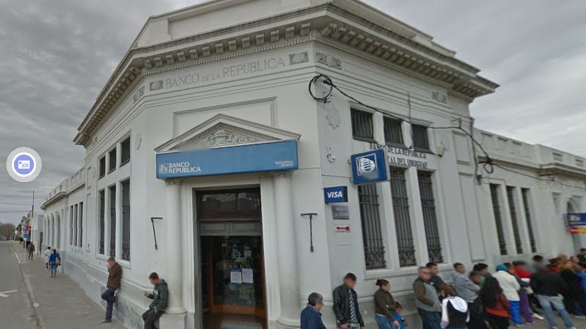 imputaron-a-un-tercer-hombre-por-el-robo-al-banco-republica-de-pando:-tendra-tres-meses-de-prision-preventiva