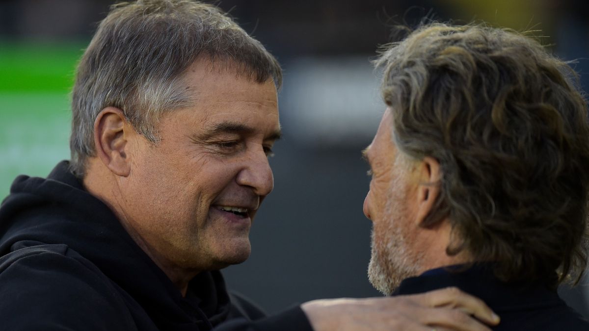 penarol-vs-nacional-desde-los-tecnicos:-las-estadisticas-en-clasicos-de-diego-aguirre-y-daniel-carreno,-un-dt-mas-ganador-contra-otro-mas-efectivo