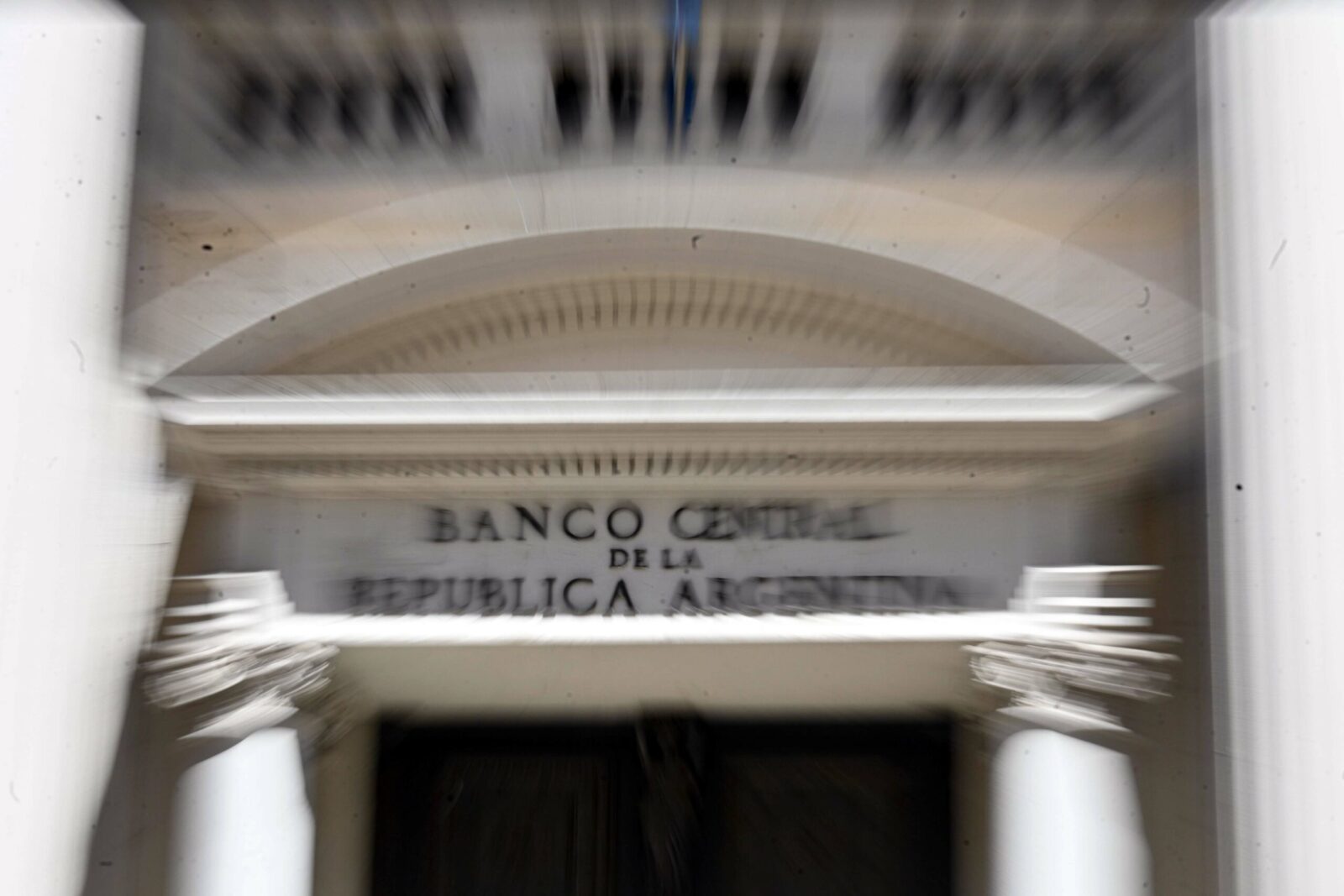 argentinas-central-bank-and-auditors-clash-over-gold-reserves